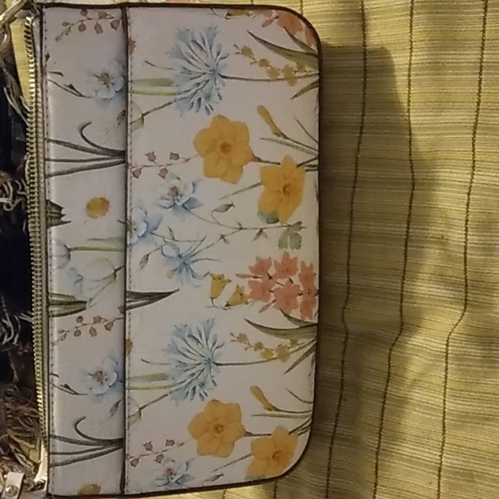 Purses - Picture 3 of 5